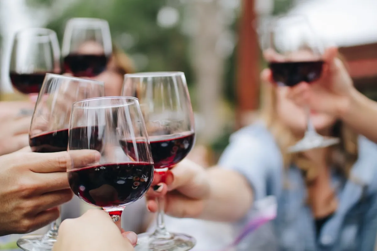 Glasswise vs. Bottlebooks: Which E-Label Solution Is Right for Your Winery?